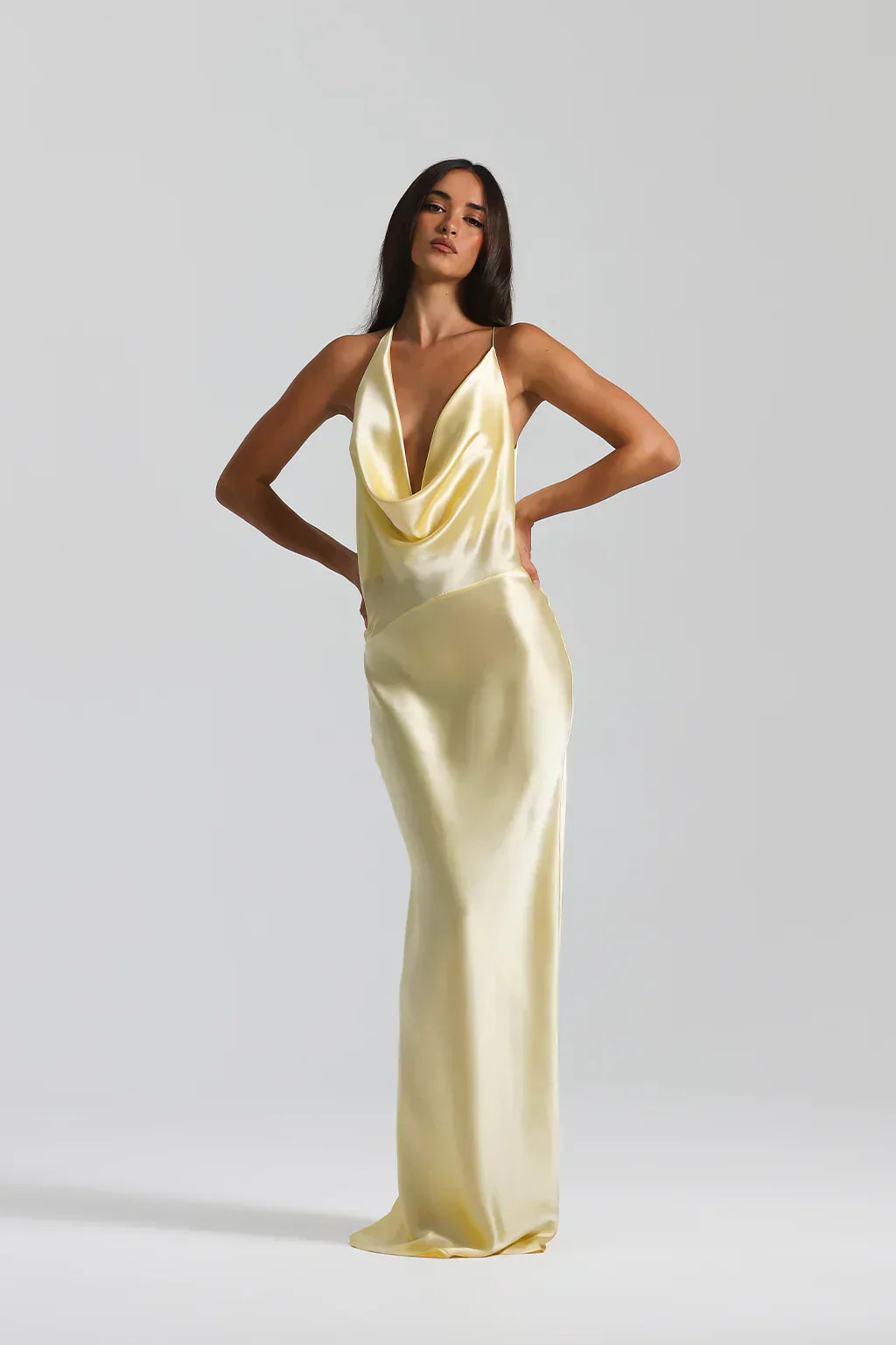 Lilly Maxi Šaty Elegantní Hedvábně Jemné Textury Pro Večer - fotografie 1